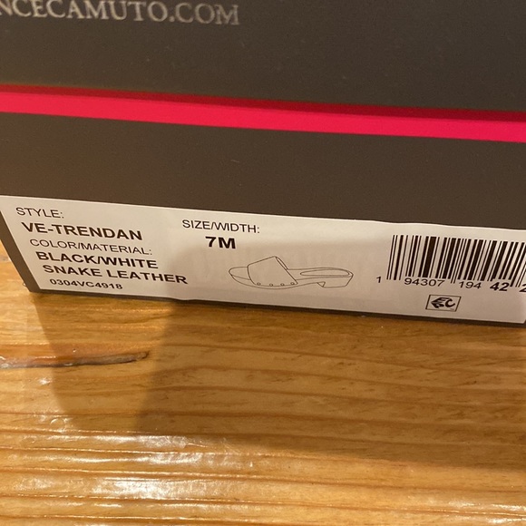 NEW Vince Camuto Leather Platform Slides - Picture 6 of 9